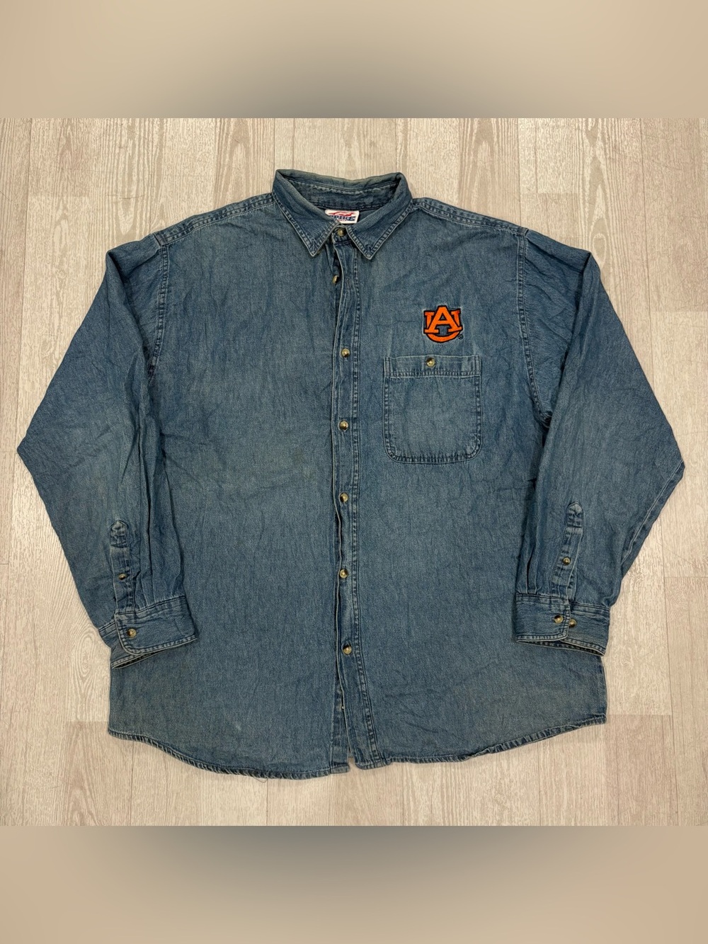 Spike Sports Auburn Tigers Embroidered Denim Button Down Shirt Blue Size XL